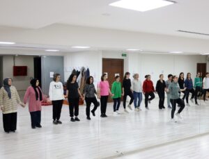 YETİŞKİN KURSLARI DEVAM EDİYOR