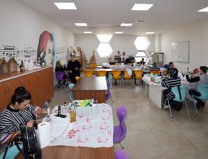 BELEDİYENİN KÜLTÜR SANAT KURSLARI SÜRÜYOR