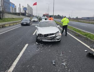 HASTANEYE GİDEN ANNE VE BEBEĞİ, KAZADA YARALANDI