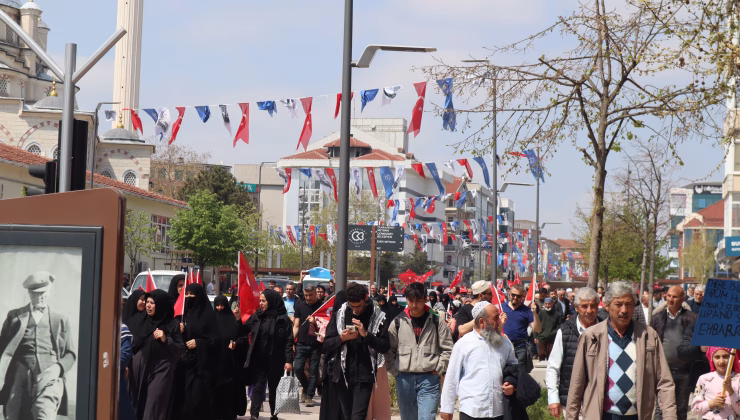 ŞEHİTLERİMİZ VE FİLİSTİN İÇİN BİR ARAYA GELDİLER