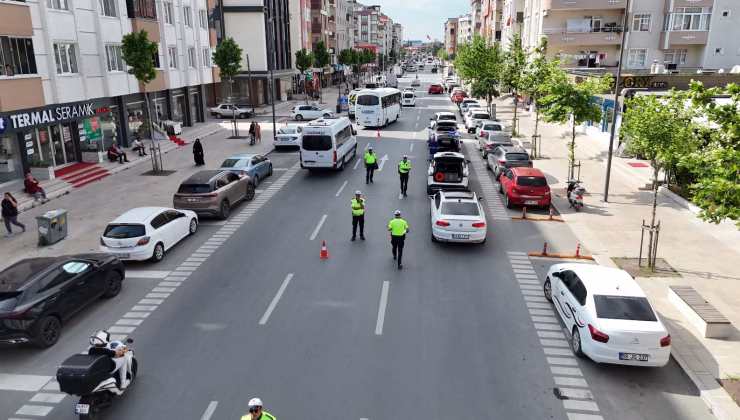 YAYA GEÇİDİNDE YOL VERMEYENLERE CEZA YAZILDI