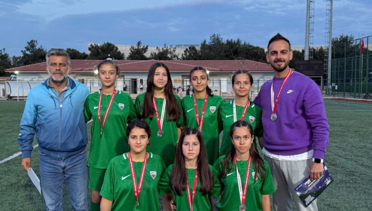 1911 KIZ FUTBOL TAKIMI, TEKİRDAĞ’I ŞAMPİYONADA TEMSİL EDİLECEK