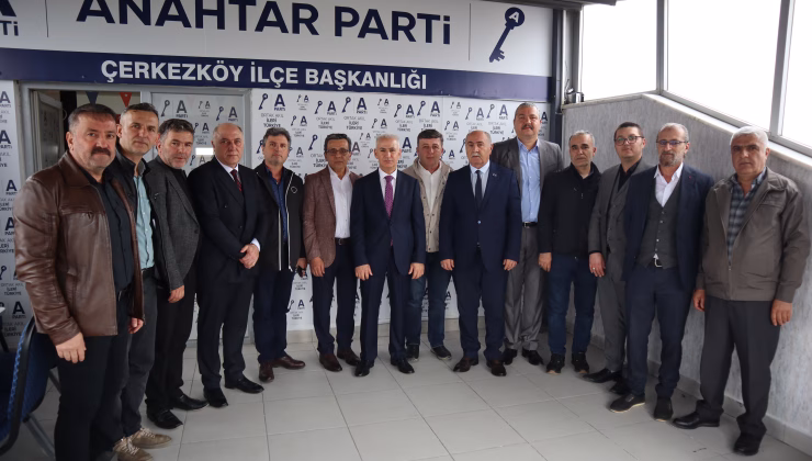 A PARTİ YÜRÜTME KURULUNDA 5 İSTİFA