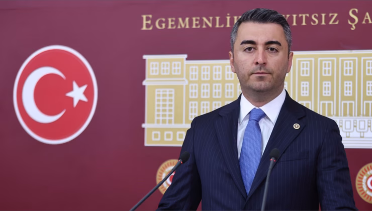 “YAKLAŞIK 90 BİN ÜCRETLİ ÖĞRETMENİN SİSTEMDE ADI DAHİ YOK”