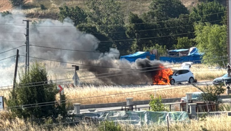 OTOMOBİL SÜRÜCÜSÜ SON ANDA KURTULDU