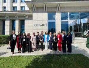 AK KADINLAR LİDERLİK AKADEMİSİ PROGRAMINA KATILDI