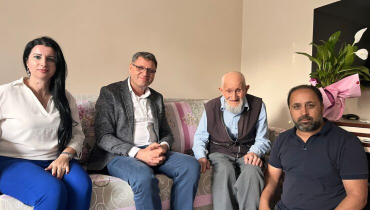 AK PARTİ’DEN 102 YILLIK ÇINARA ZİYARET