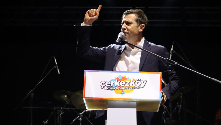 BAŞKAN AKAY, ESTİ GÜRLEDİ: “NAMUZSUZLARA KARŞI KORKMADAN MÜCADELE EDECEK BİRİLERİ VAR BU MEYDANDA”