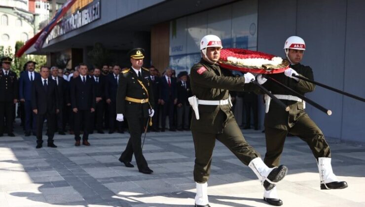 ÇELENK SUNMA VE TEBRİKAT TÖRENİ GERÇEKLEŞTİRİLDİ