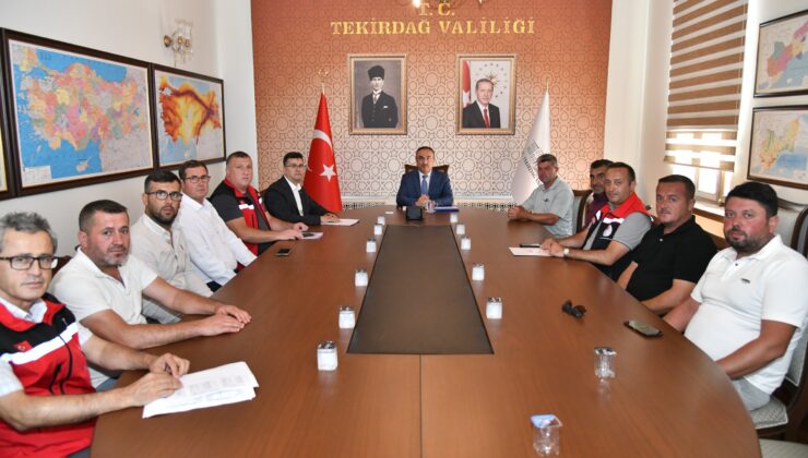 TEKİRDAĞ VALİSİ, YANGINDAN ETKİLENEN ÜRETİCİLERLE BULUŞTU
