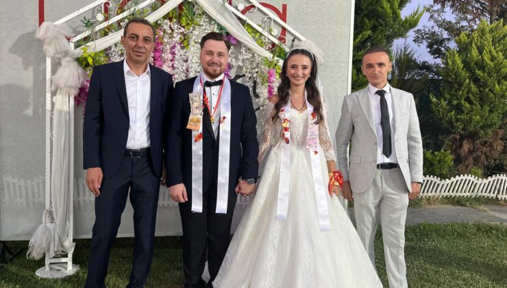 GÖRKEMLİ DÜĞÜNLE DÜNYALARINI BİRLEŞTİRDİLER