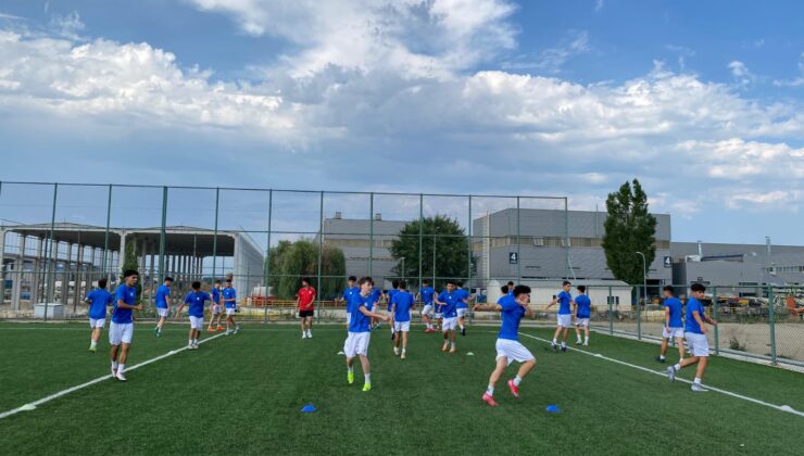 FEVZİPAŞA SPOR, GELİŞİM LİGİ’NE GÜÇLÜ GELİYOR