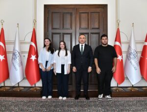 STAJYER ÖĞRENCİLERDEN VALİ SOYTÜRK’E ZİYARET