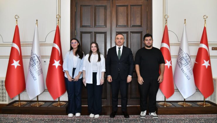 STAJYER ÖĞRENCİLERDEN VALİ SOYTÜRK’E ZİYARET