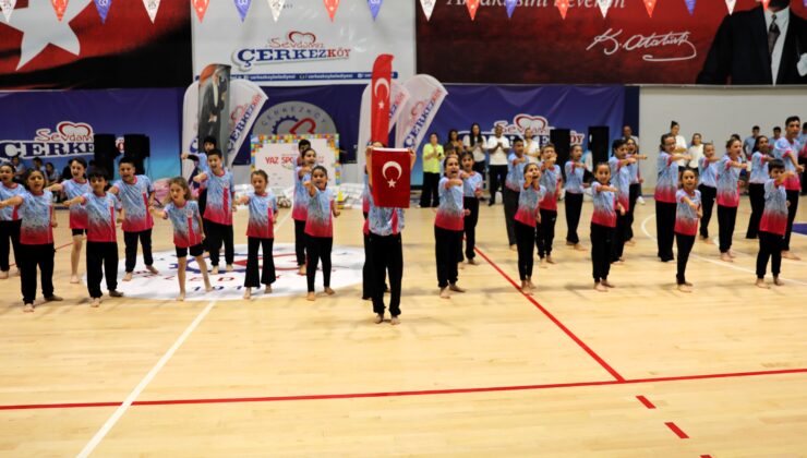 YAZ SPOR OKULU SONA ERDİ