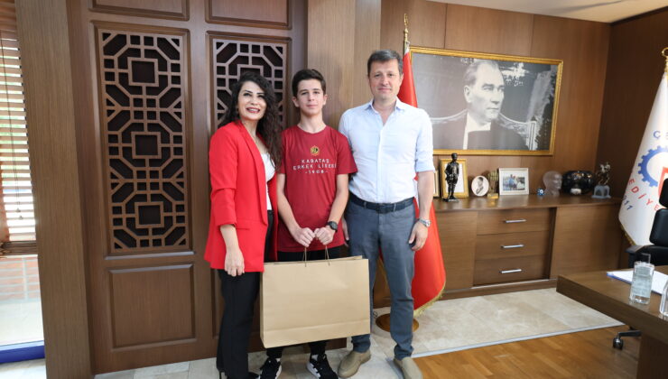 TÜRKİYE BİRİNCİSİNDEN BAŞKAN AKAY’A ZİYARET