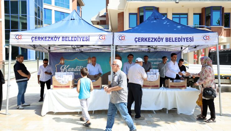 BELDİYE TARAFINDAN KANDİL SİMİDİ DAĞITILDI