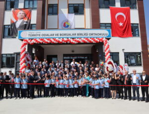 TOBB ORTAOKULU, HİSARCIKLIOĞLU’NUN KATILIMIYLA AÇILDI