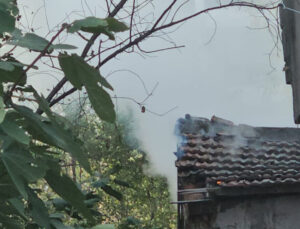 ÇERKEZKÖY’DE BARAKADA ÇIKAN YANGIN KORKUTTU
