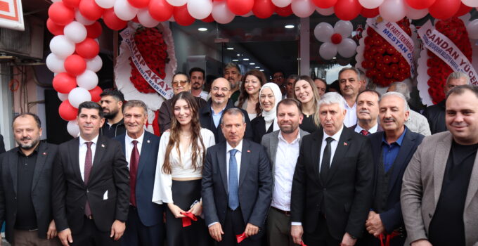 ÖZDEN ECZANESİ KAPAKLI’DA HİZMETE AÇILDI