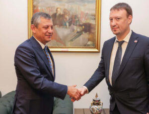 ÖZGÜR SÖNMEZ, GENEL BAŞKAN ÖZGÜR ÖZEL’LE BİR ARAYA GELDİ