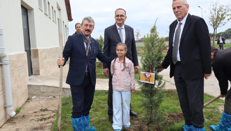 ATATÜRK’Ü ANDILAR, GELECEĞİ YEŞERTTİLER