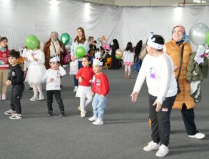 TEKİRDAĞ’DA ÇOCUK HAKLARI GÜNÜ RENKLİ ETKİNLİKLERLE KUTLANDI