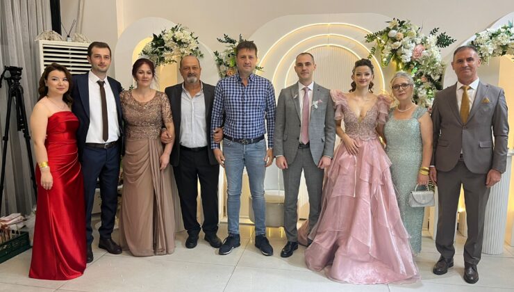 GENÇ ÇİFTİN NİŞAN YÜZÜĞÜNÜ BELEDİYE BAŞKANI VAHAP AKAY TAKTI