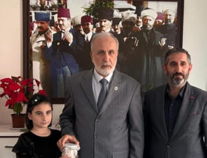 KUMBARASINDAKİ HARÇLIKLARIYLA HAFIZLIK KURSUNA KATKI SUNDU