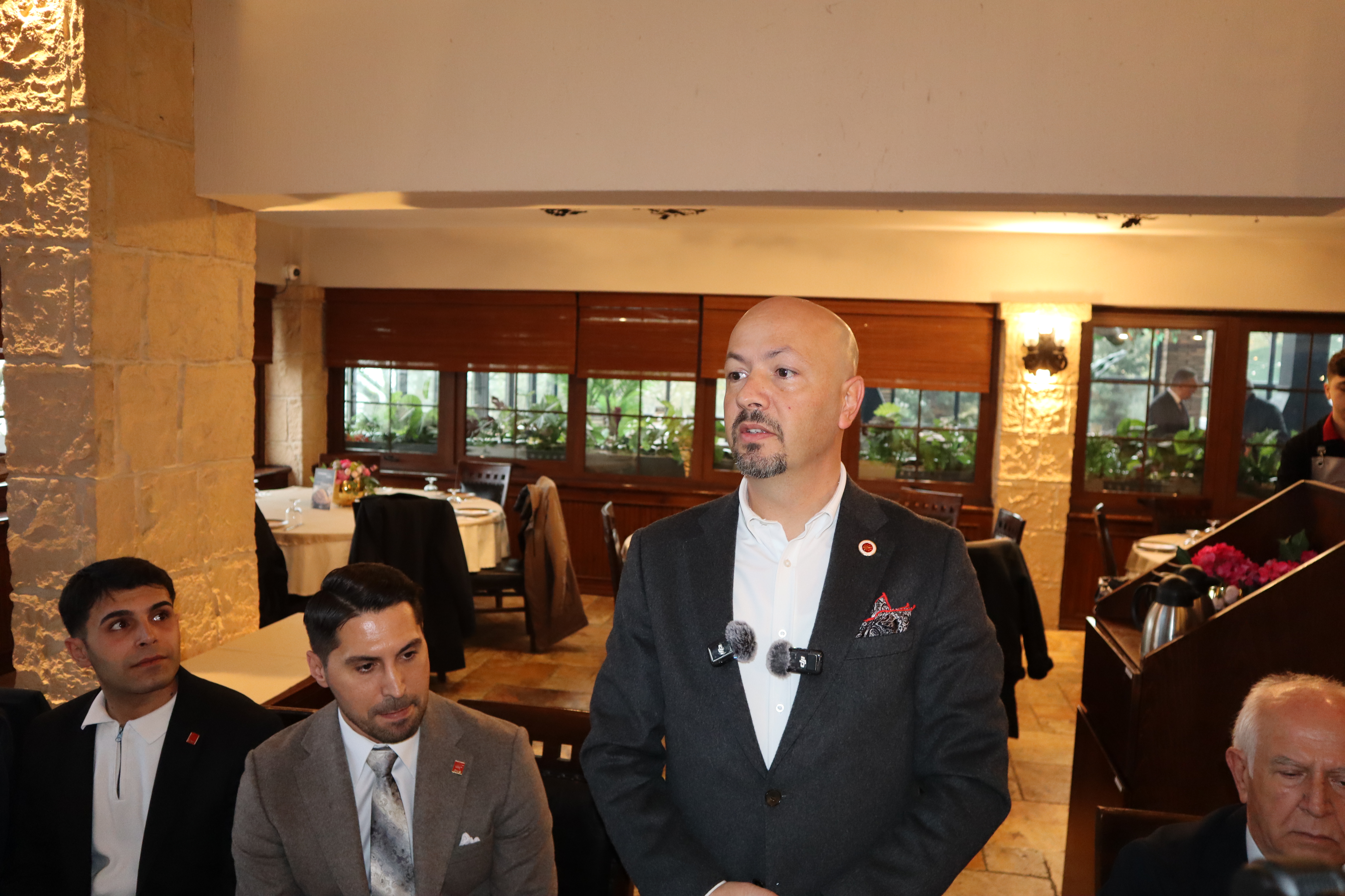 “VAHAP AKAY, CUMHURİYET HALK PARTİSİ BELEDİYE BAŞKANIDIR”