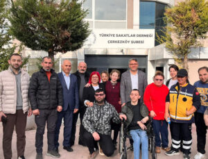 AK PARTİ’DEN DÜNYA ENGELLİLER GÜNÜ’NDE ANLAMLI ZİYARET