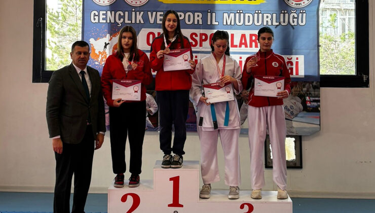 ÇERKEZKÖY BELEDİYE SPOR KARATE TAKIMI’NDAN ÇİFTE KÜRSÜ BAŞARISI