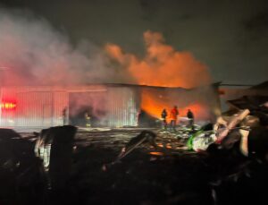 VELİKÖY’DE GERİ DÖNÜŞÜM TESİSİNDE YANGIN