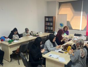 ÇERKEZKÖY’DE KADINLARIN EL EMEĞİ SEVGİYLE ÖRÜLDÜ