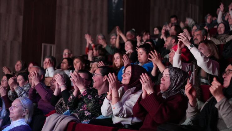 KAPAKLI’DA NEŞET ERTAŞ TÜRKÜLERİYLE UNUTULMAZ GECE
