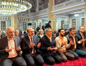 AK PARTİ’DEN DEPREM ŞEHİTLERİ İÇİN MEVLİD PROGRAMI