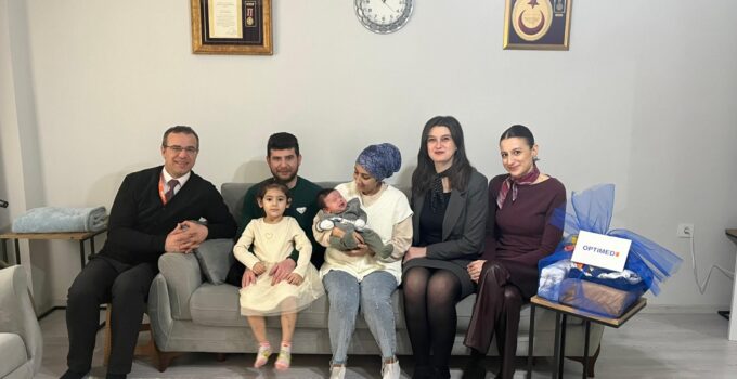 GAZİ TARIK CÜR İKİNCİ BEBEĞİNİ KUCAĞINA ALDI