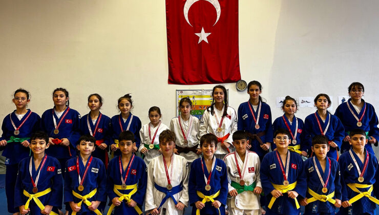 ÇERKEZKÖY’ÜN JUDOCULARI TURNUVAYA DAMGA VURDU