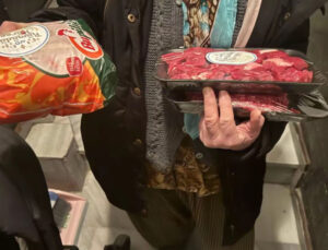 90 AİLEYE GIDA, 15 AİLEYE ET YARDIMI