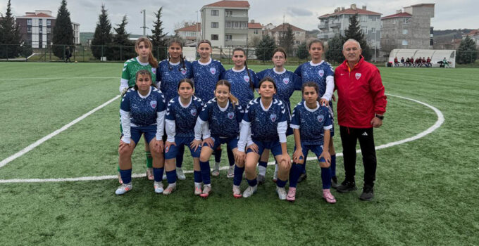 GENÇ KIZ TAKIMI, LİGE 3 PUANLA BAŞLADI