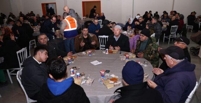 HAYIRSEVER KATKISIYLA GÖNÜL SOFRALARI KURULUYOR