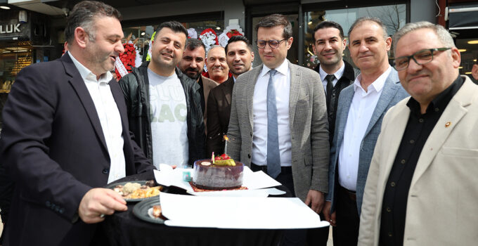 ERKAN ZÜMBÜL’E SÜRPRİZ DOĞUM GÜNÜ KUTLAMASI