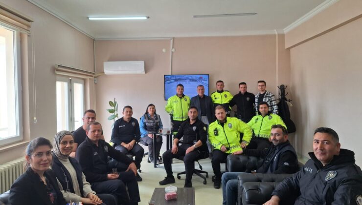 MİNİK ÖĞRENCİLERDEN POLİSLERE ANLAMLI ZİYARET
