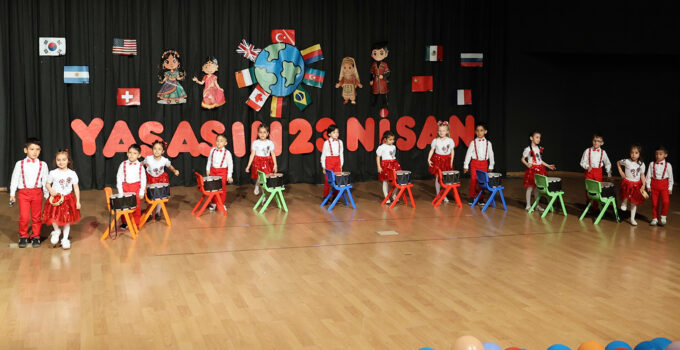 MİNİKLERDEN BÜYÜK PERFORMANS