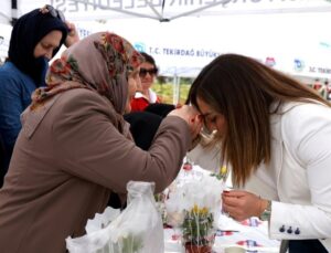 YÜCEER, ÇERKEZKÖY’DE ANNELERLE BİR ARAYA GELDİ