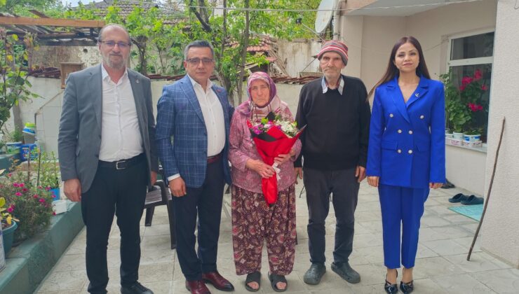 YENİDEN REFAH’TAN ŞEHİT ANNELERİNE ANNELER GÜNÜ ZİYARETİ
