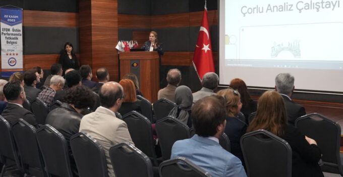 BAŞKAN MÜGE YILDIZ TOPAK MESLEKİ EĞİTİM ÇALIŞTAYINA KATILDI!