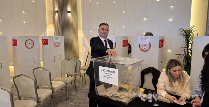 SAMİ KAYIN YENİDEN BAŞKAN SEÇİLDİ, ZÜMBÜL YÖNETİMDE YER ALDI