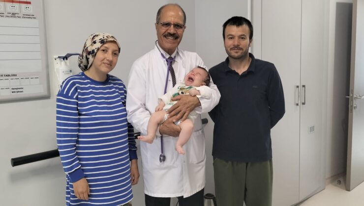 BAĞIRSAK TIKANIKLIĞI GEÇİREN 3 AYLIK BEBEK SAĞLIĞINA KAVUŞTU