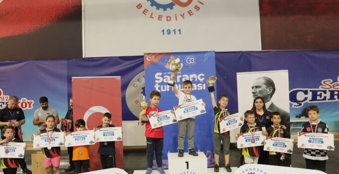 GELENEKSEL SATRANÇ TURNUVASI ÖDÜL TÖRENİ YAPILDI